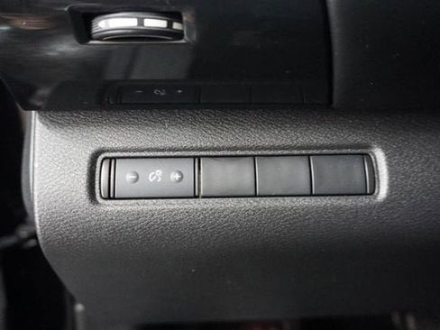 Used 2024 Nissan Pathfinder S AWD/4WD image 8