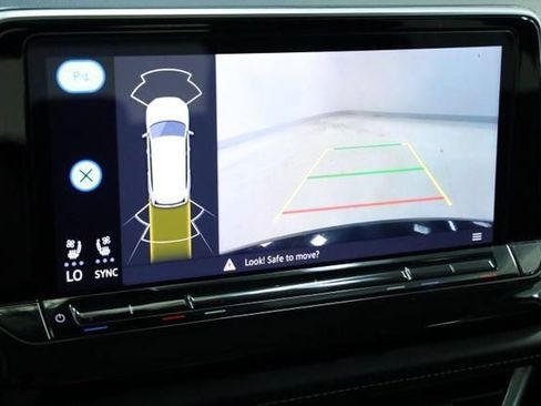 Used 2025 Volkswagen Atlas SE FWD image 6