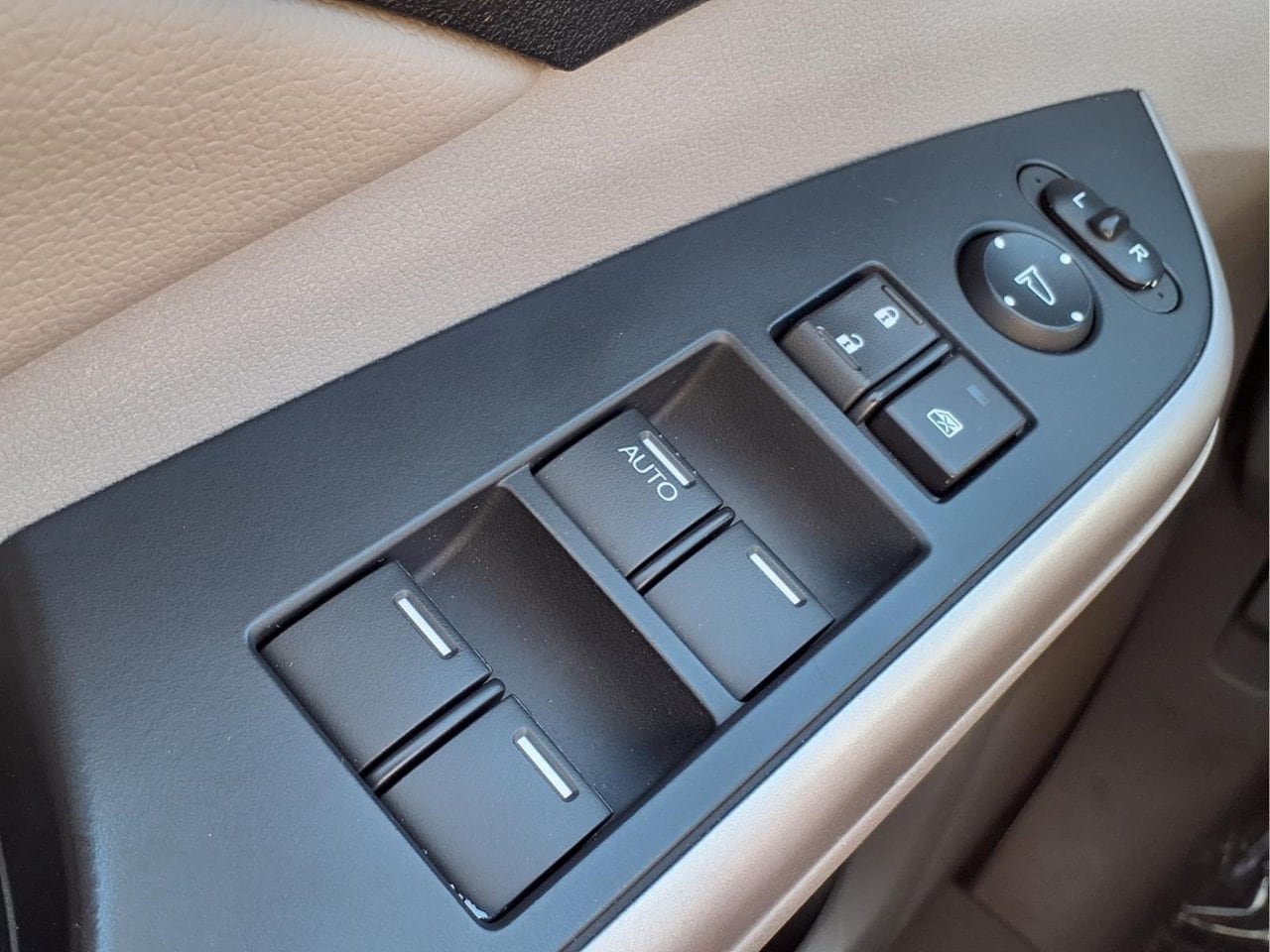Used 2014 Honda CR-V EX-L image 25