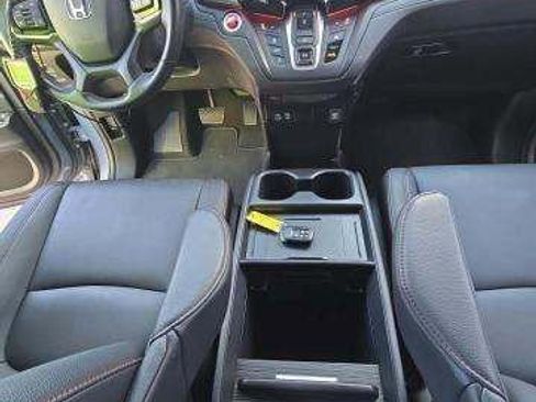 Used 2025 Honda Odyssey Sport-L image 6