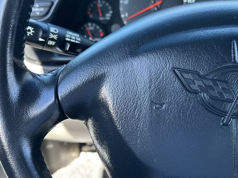 Used 2002 Chevrolet Corvette Coupe w/ Preferred Equipment Group2 RWD image 22