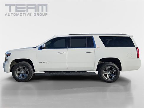 Used 2019 Chevrolet Suburban LT image 4