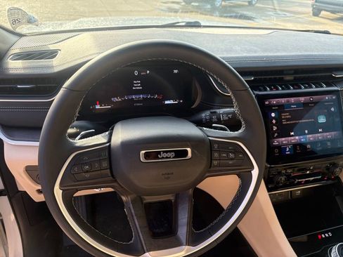 Used 2024 Jeep Grand Cherokee L Limited RWD image 13