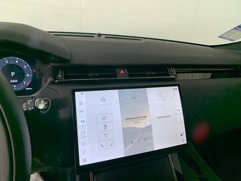 Certified 2025 Land Rover Range Rover Velar Dynamic SE image 17