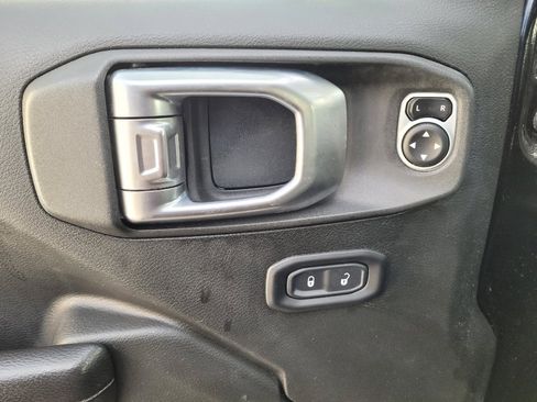 Used 2019 Jeep Wrangler Unlimited Sport S AWD/4WD image 27