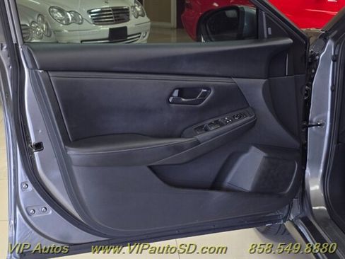 Used 2024 Nissan Sentra S FWD image 11
