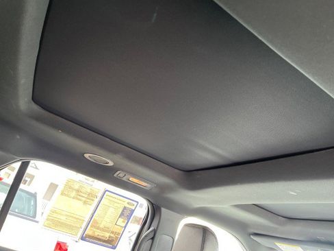 Used 2018 Ford Explorer XLT w/ Equipment Group 202A image 15