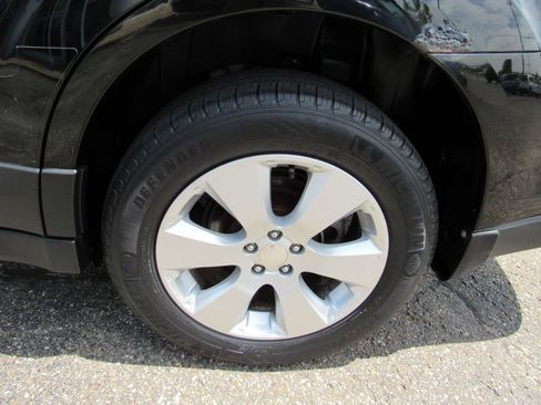 Used 2011 Subaru Outback 2.5i Premium AWD/4WD image 11