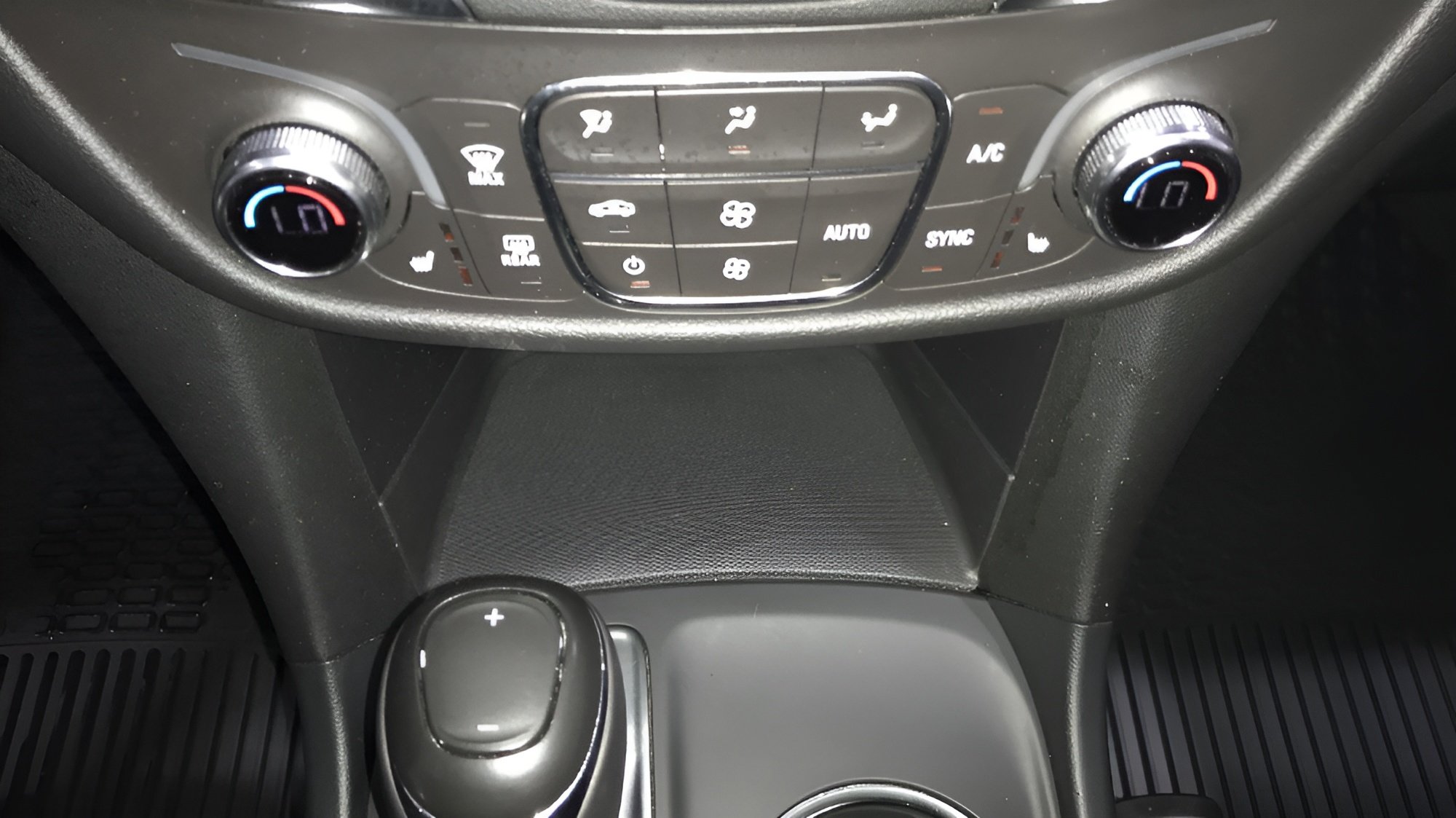 Used 2019 Chevrolet Equinox LT FWD image 30
