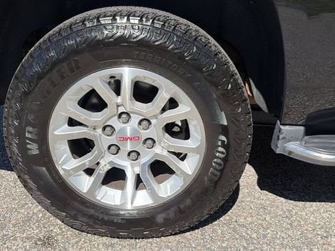 Used 2019 GMC Yukon SLT AWD/4WD image 14