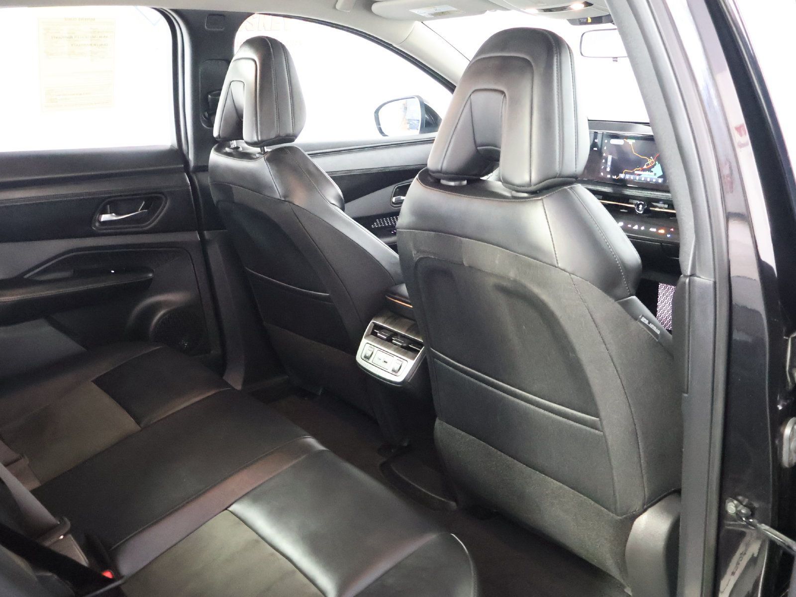 Used 2023 Nissan Ariya AWD image 45