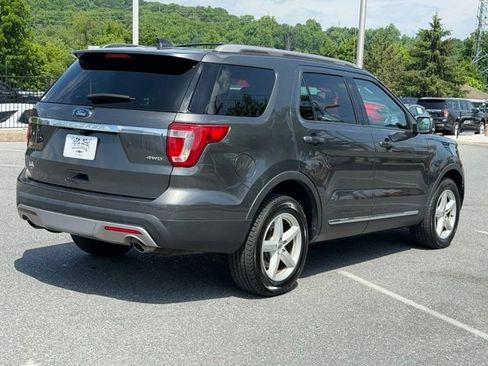 Used 2017 Ford Explorer XLT w/ Equipment Group 202A AWD/4WD image 13