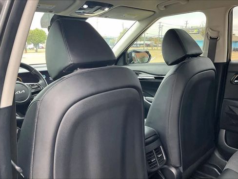 Certified 2024 Kia Seltos S image 11