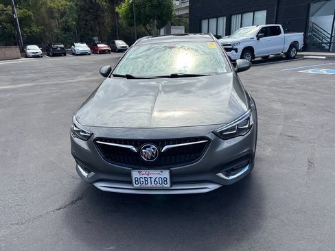 Used 2018 Buick Regal Essence w/ Driver Confidence Package #1 AWD/4WD image 9