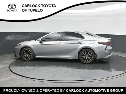 Used 2024 Toyota Camry SE image 9