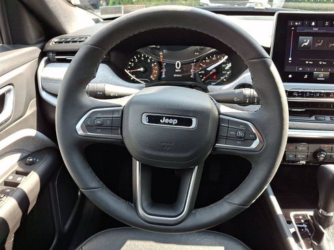 Used 2023 Jeep Compass Latitude AWD/4WD image 20