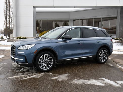 Used 2024 Lincoln Corsair Reserve w/ Towing Package image 2