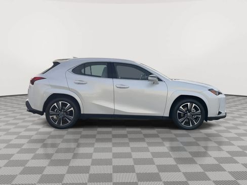 Used 2025 Lexus UX 300h AWD image 9