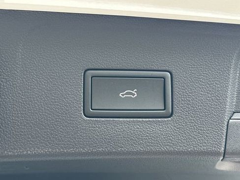 New 2026 Volkswagen Atlas Peak Edition AWD/4WD image 19