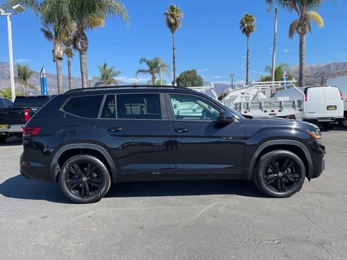 Used 2022 Volkswagen Atlas SEL R-Line image 9