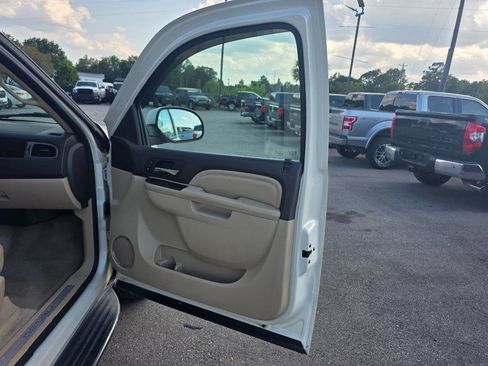 Used 2012 GMC Yukon XL Denali RWD image 14