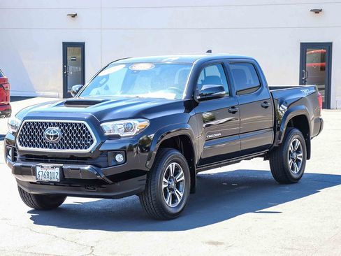 Certified 2019 Toyota Tacoma TRD Sport w/ Technology Package RWD image 3