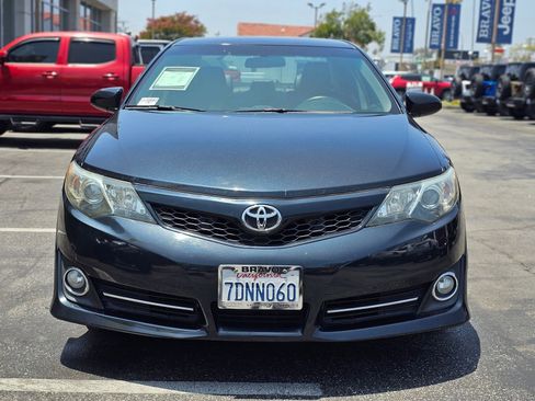 Used 2014 Toyota Camry SE FWD image 2
