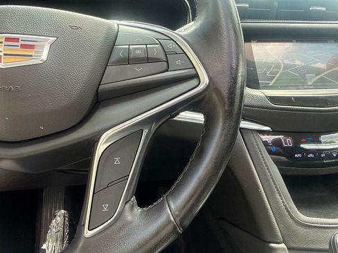 Used 2019 Cadillac XT5 Premium Luxury AWD/4WD image 17