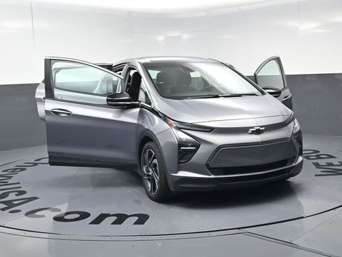 Used 2023 Chevrolet Bolt LT w/ Infotainment Package image 22