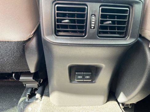 Used 2025 Toyota RAV4 XLE w/ Convenience Package FWD image 31