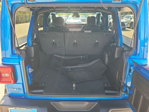 Used 2022 Jeep Wrangler Unlimited Sahara w/ Safety Group image 19