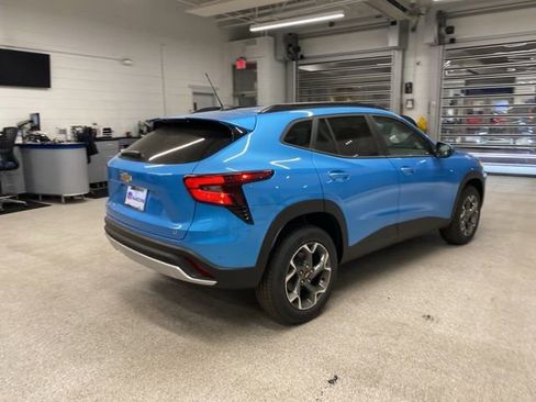New 2026 Chevrolet Trax LT w/ Driver Confidence Package FWD image 5