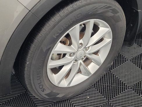 Used 2018 Kia Sorento L FWD image 31