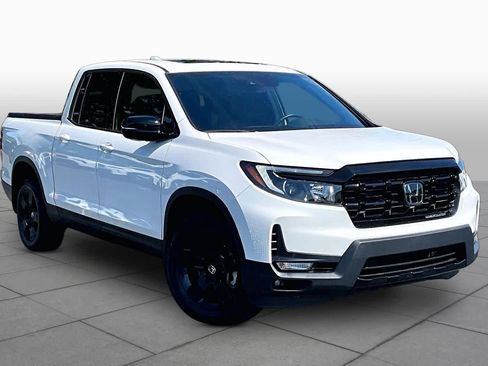 Used 2025 Honda Ridgeline Black Edition image 3