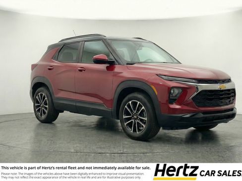 Used 2025 Chevrolet TrailBlazer LT image 1