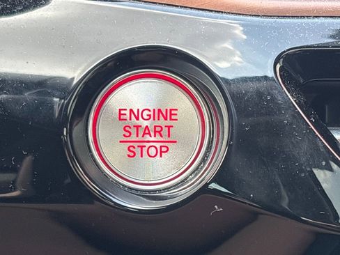 Used 2022 Acura MDX FWD w/ Technology Package image 19