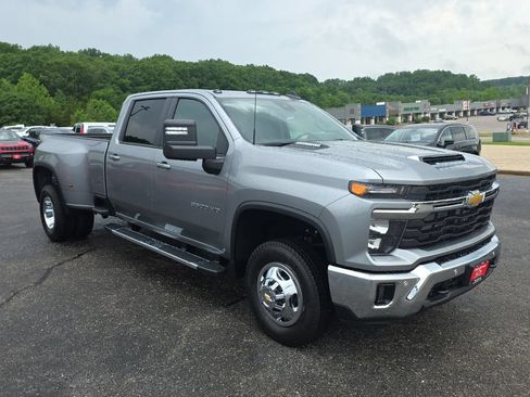 New 2026 Chevrolet Silverado 3500 LT w/ All Star Edition AWD/4WD image 2
