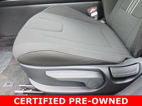 Certified 2025 Hyundai Elantra SEL FWD image 30
