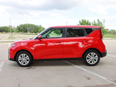 Used 2020 Kia Soul LX image 4