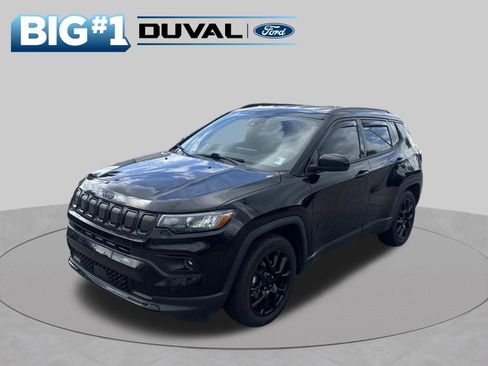 Used 2022 Jeep Compass Latitude FWD image 3
