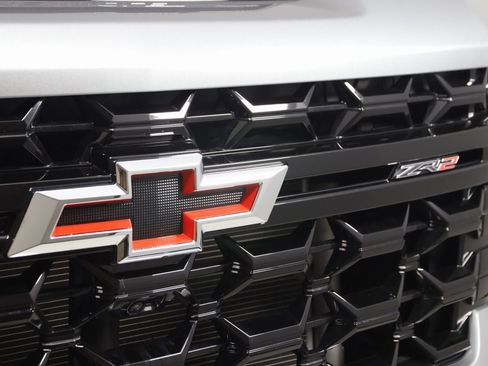 Used 2025 Chevrolet Silverado 2500 ZR2 image 17