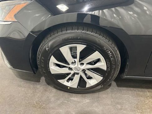 Certified 2024 Nissan Altima 2.5 S FWD image 6