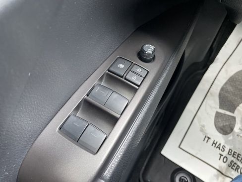 Used 2024 Toyota Camry SE image 21