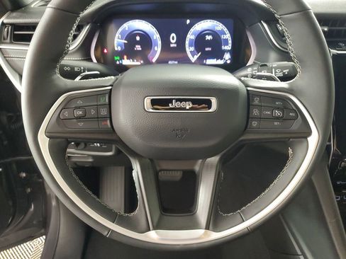 Used 2025 Jeep Grand Cherokee L Altitude image 23