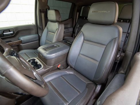 Used 2019 GMC Sierra 1500 Denali w/ Denali Ultimate Package AWD/4WD image 17