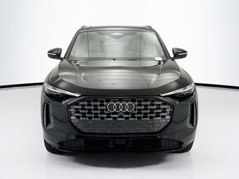 Certified 2025 Audi Q5 Premium AWD/4WD image 2
