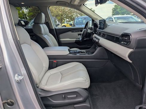 Used 2024 Honda Pilot Touring image 27