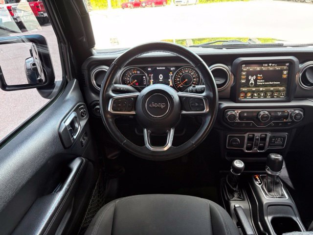 Used 2018 Jeep Wrangler Unlimited Sahara AWD/4WD image 13