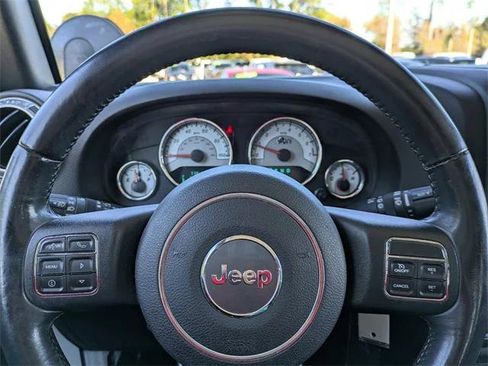 Certified 2015 Jeep Wrangler Unlimited Rubicon w/ Dual Top Group image 30