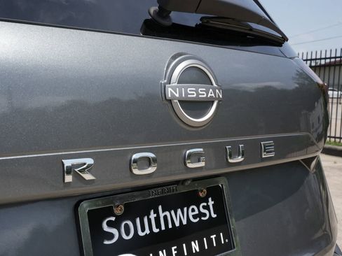 Used 2023 Nissan Rogue S FWD image 19
